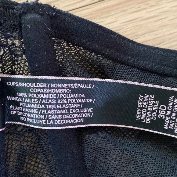 Victoria’s Secret Black Lace Bra with demi lining - Picture 6 of 6